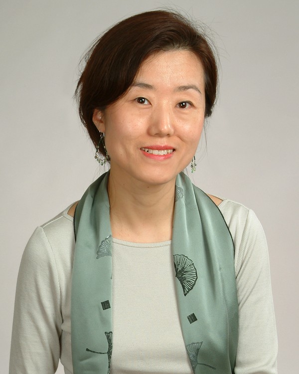 Piano teacher Jinie Kim-Han
